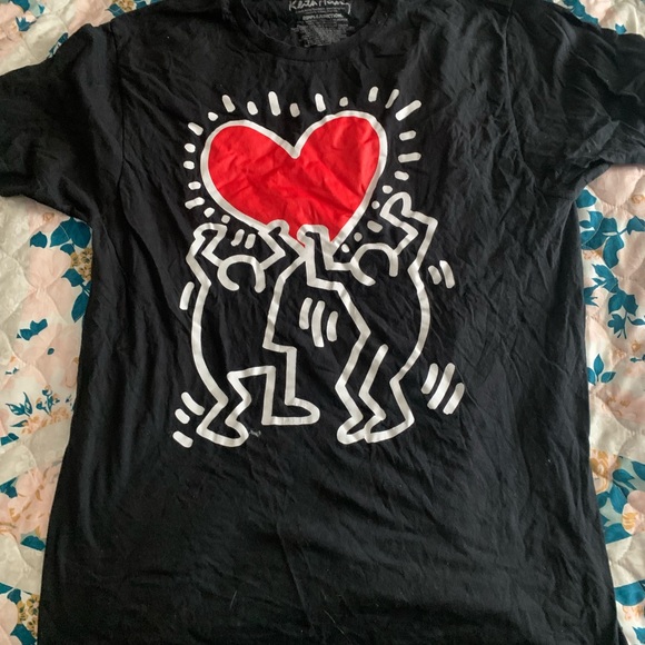 Keith Haring Black T-Shirt with Red Heart Design - Picture 1 of 5